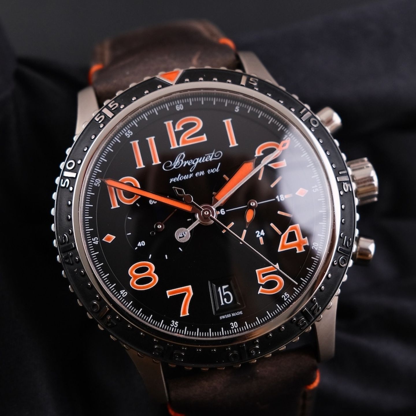 Breguet Type XX - XXI - XXII 3815TI/HO/3ZU (2022) - Black dial 42 mm Titanium case (5/8)