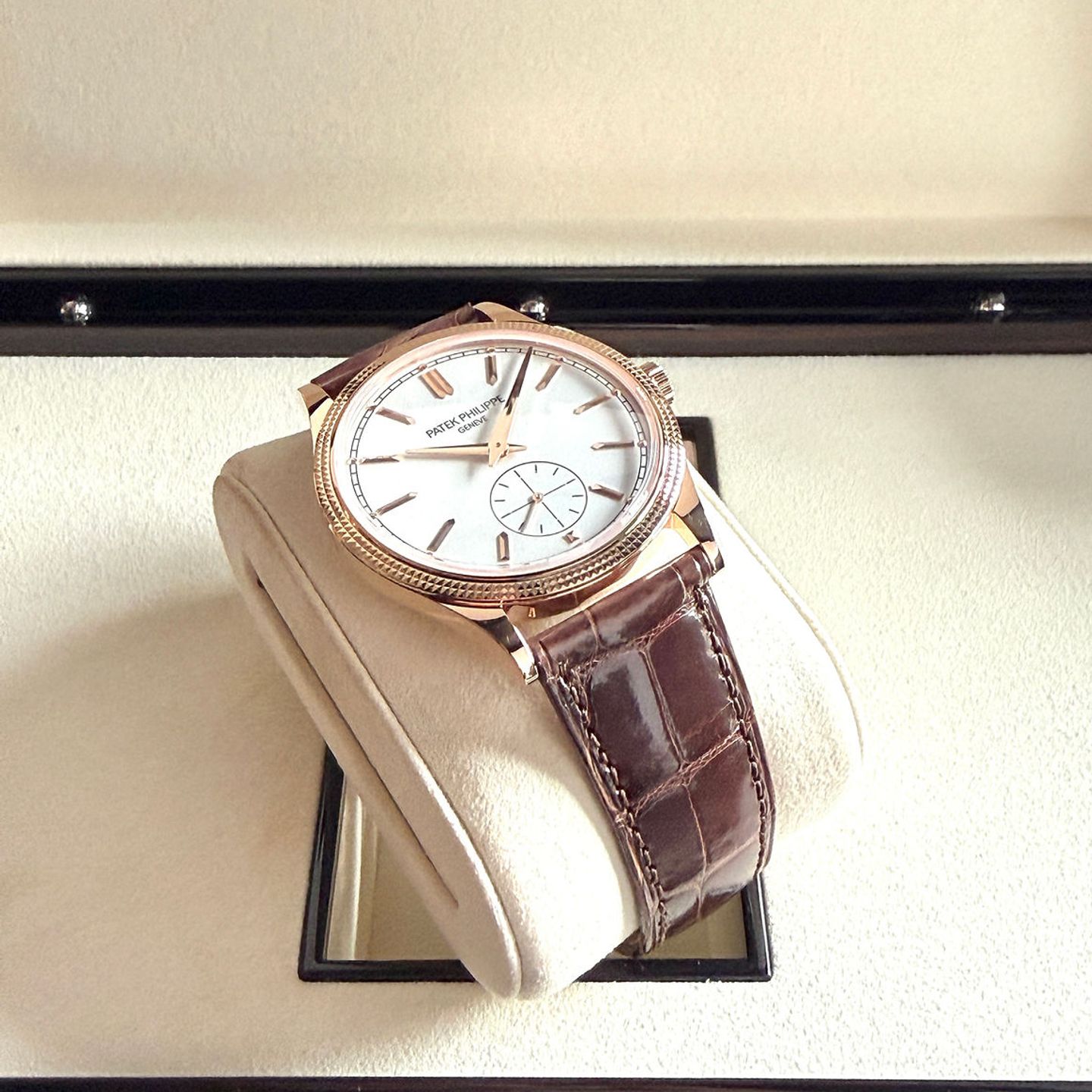 Patek Philippe Calatrava 6119R-001 (2025) - Zilver wijzerplaat 39mm Roségoud (3/5)