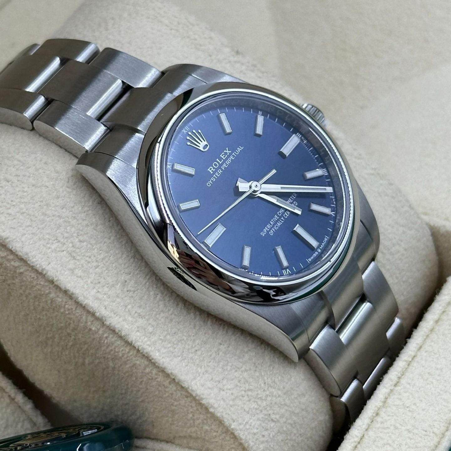 Rolex Oyster Perpetual 34 124200 (2022) - Blauw wijzerplaat 28mm Staal (7/8)