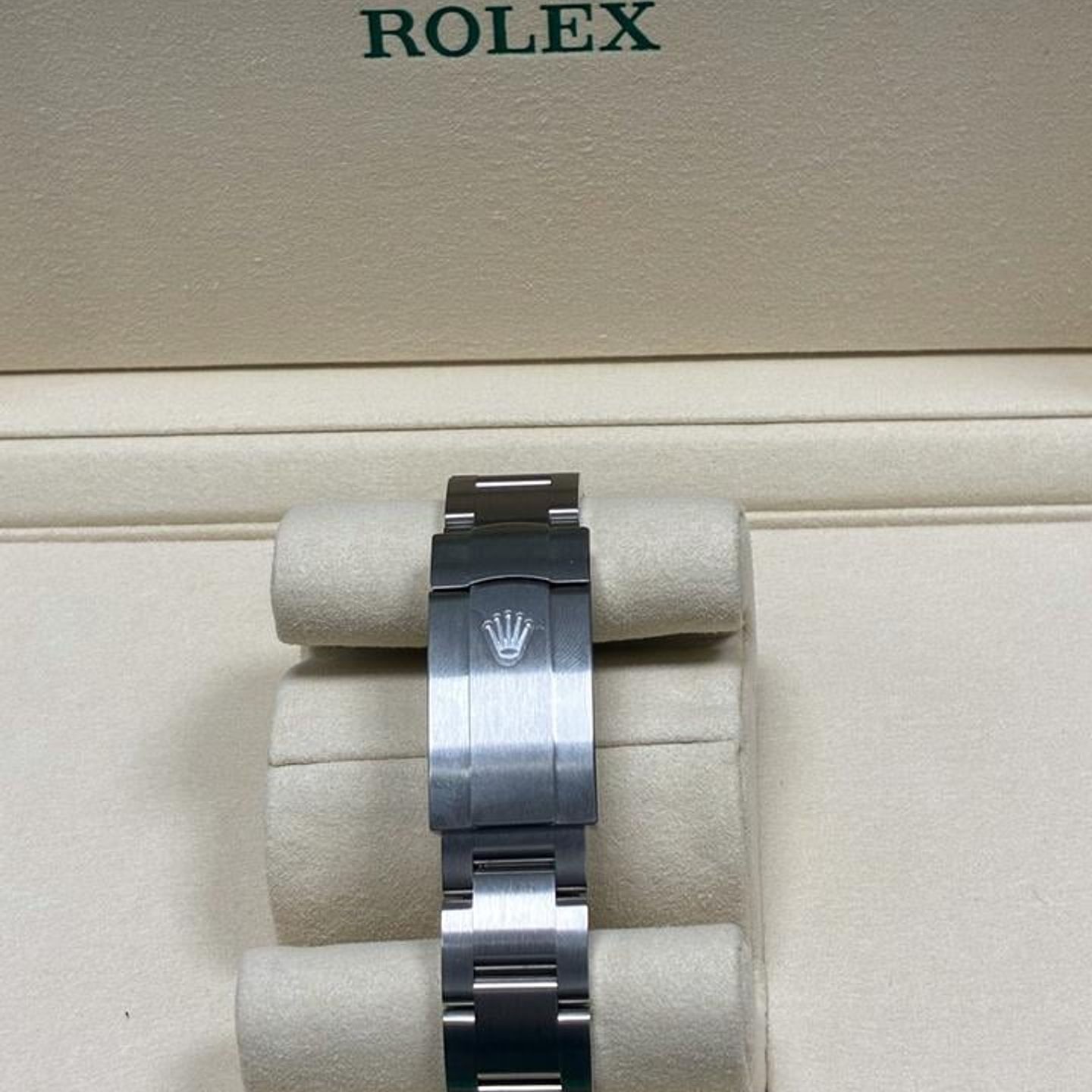 Rolex Oyster Perpetual 124200 - (6/10)