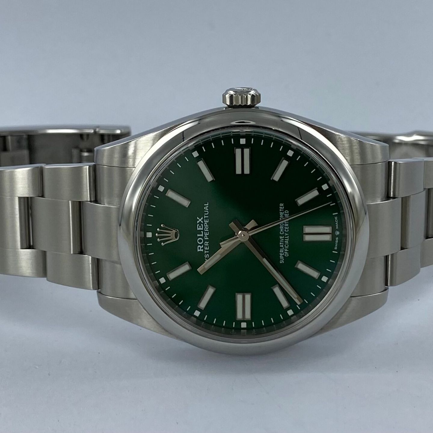 Rolex Oyster Perpetual 41 124300 (2020) - Green dial 41 mm Steel case (1/8)