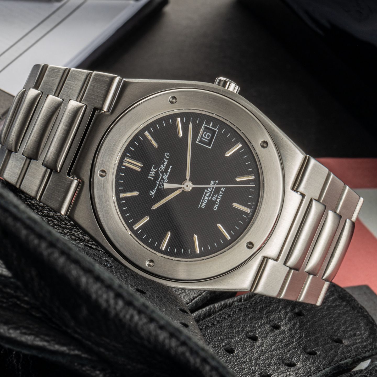 IWC Ingenieur Jumbo IW3303 (Onbekend (willekeurig serienummer)) - Zwart wijzerplaat 40mm Staal (2/8)