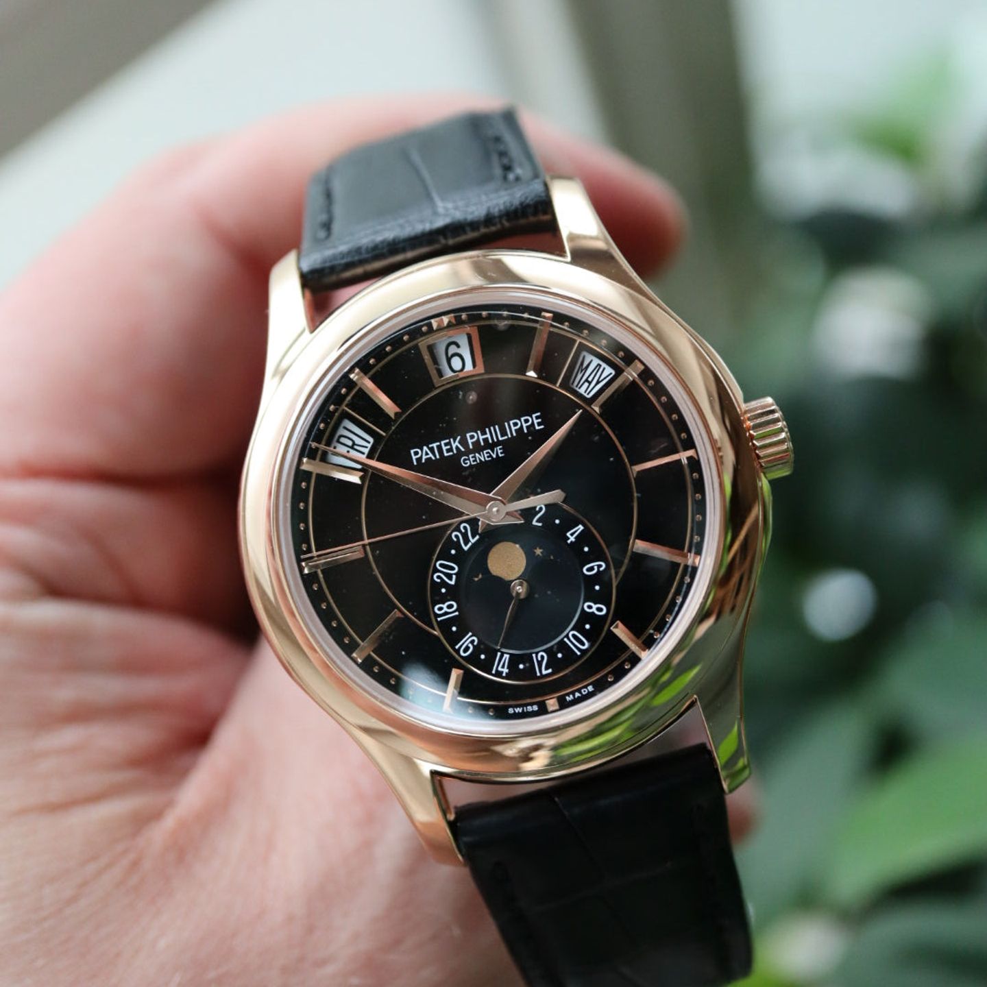 Patek Philippe Annual Calendar 5205R - (2/4)