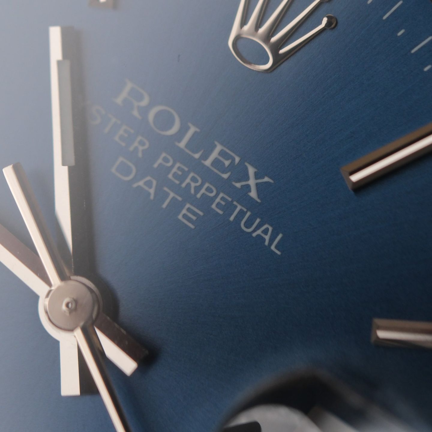Rolex Oyster Perpetual Date 15200 - (8/8)