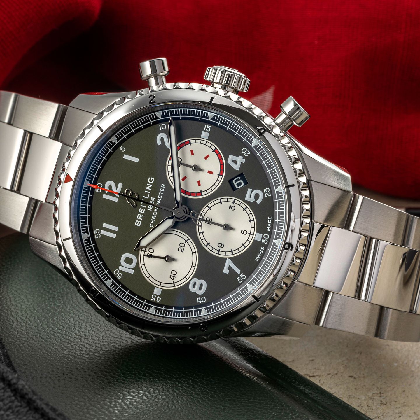 Breitling Aviator 8 AB01192A1L1A1 (Unknown (random serial)) - Green dial 43 mm Steel case (1/8)