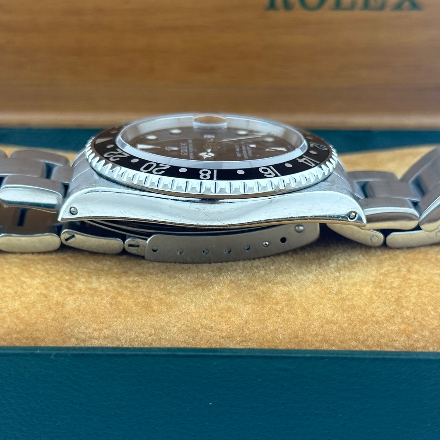 Rolex GMT-Master 16700 - (4/8)