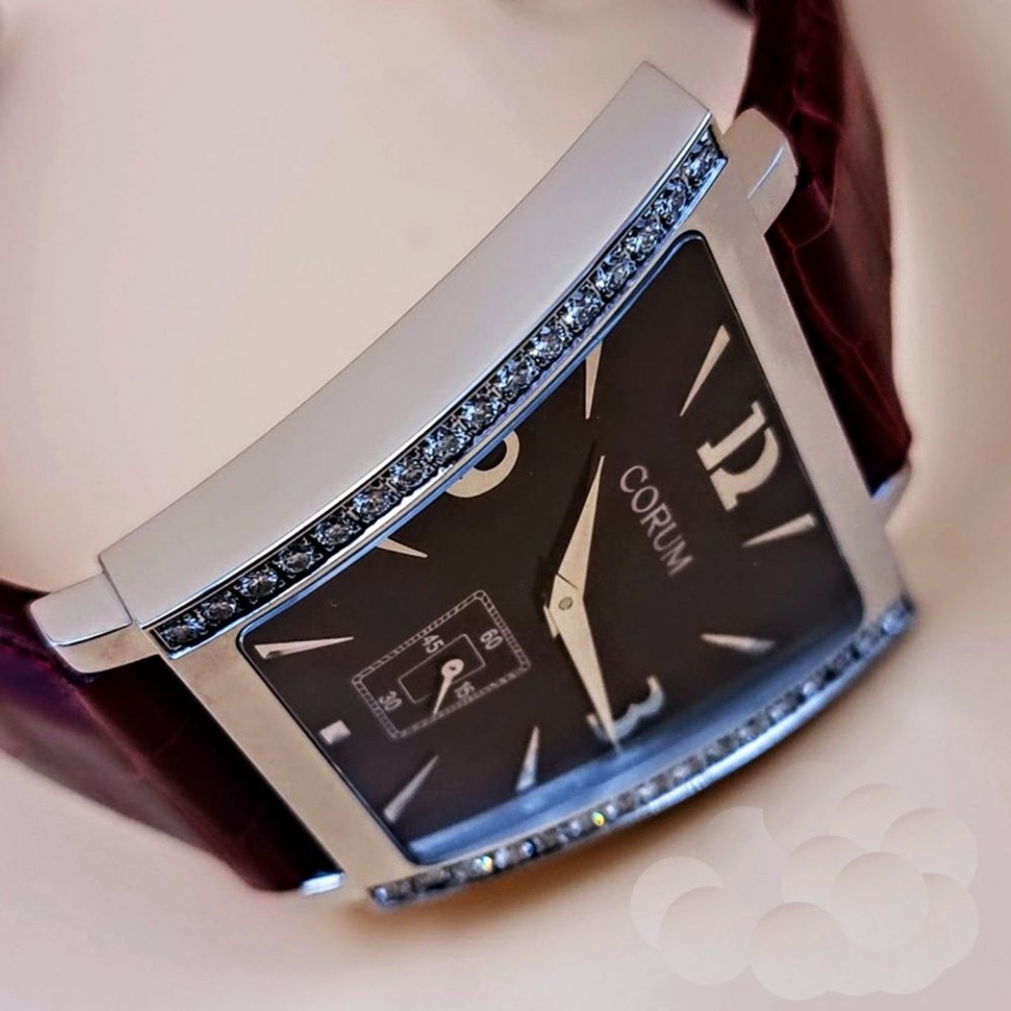 Corum Trapeze 106.406.47/0012 DP51 (2025) - Red dial Unknown Steel case (5/8)