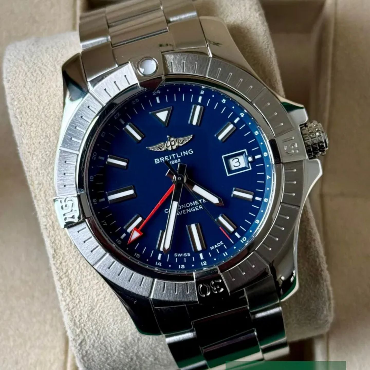 Breitling Avenger A32395101C1A1 (2021) - Blauw wijzerplaat 43mm Staal (1/7)