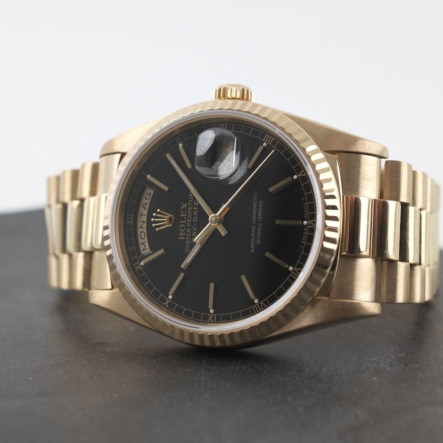 Rolex Day-Date 36 18238 (1997) - Black dial 36 mm Yellow Gold case (4/8)