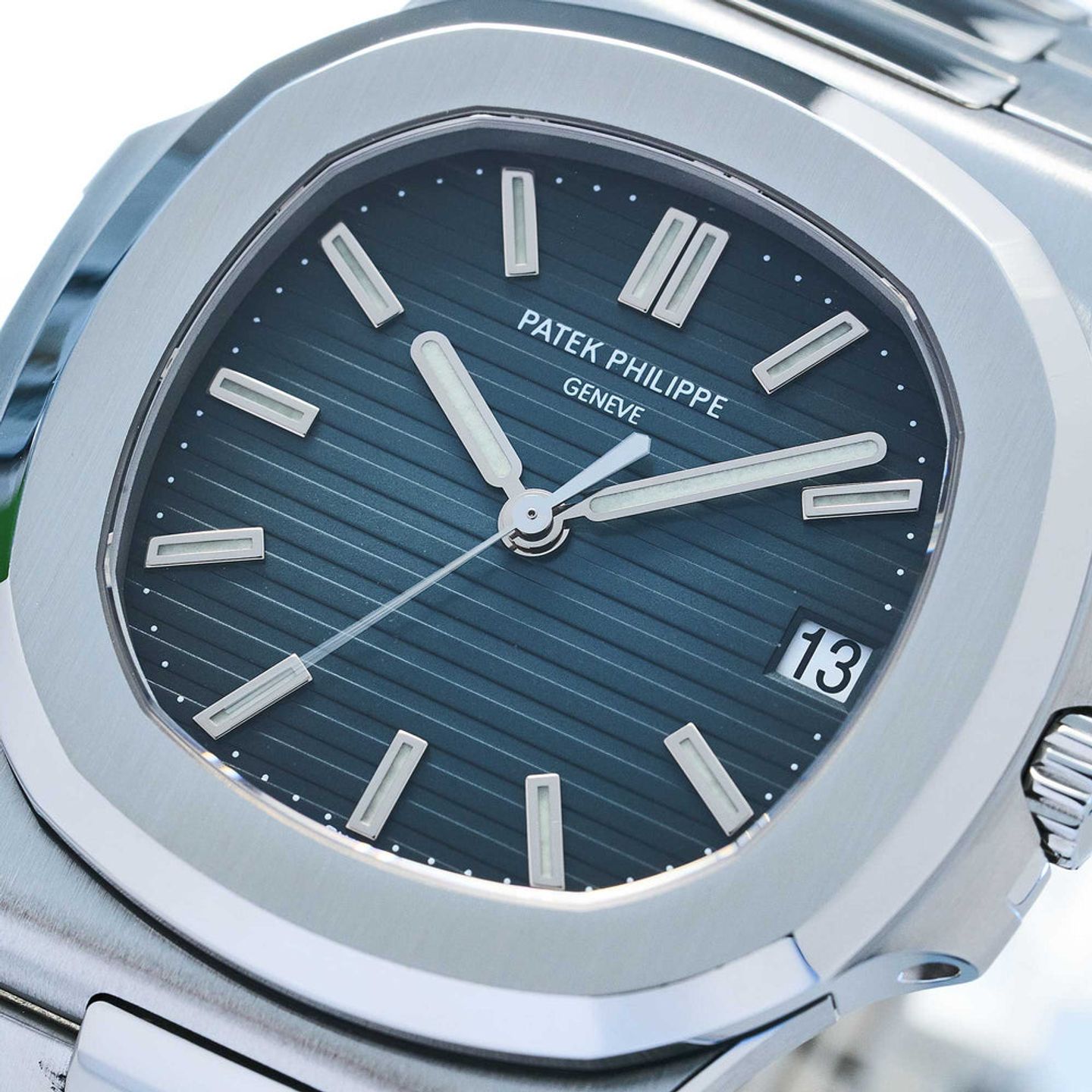 Patek Philippe Nautilus 5711/1A-010 - (3/8)