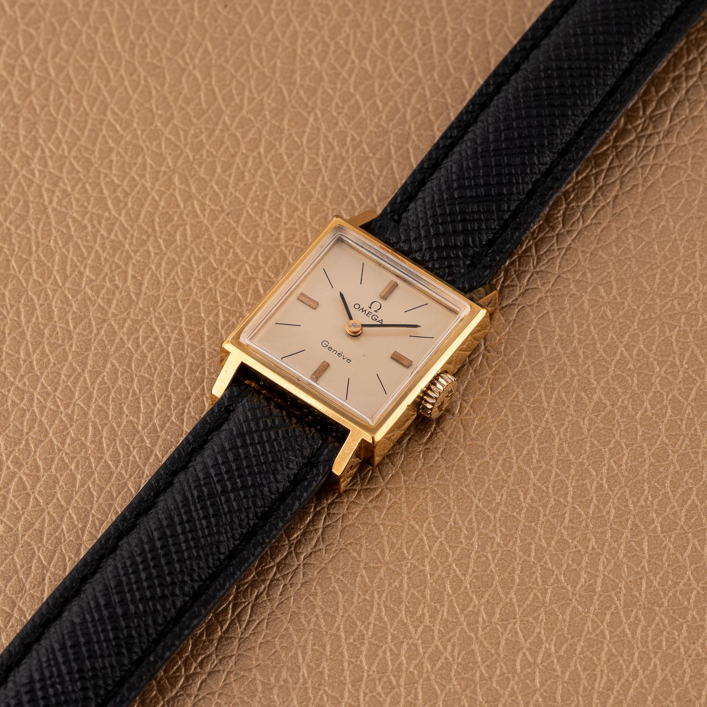 Omega Genève 511.0321 (1971) - Champagne dial 18 mm Gold/Steel case (2/8)