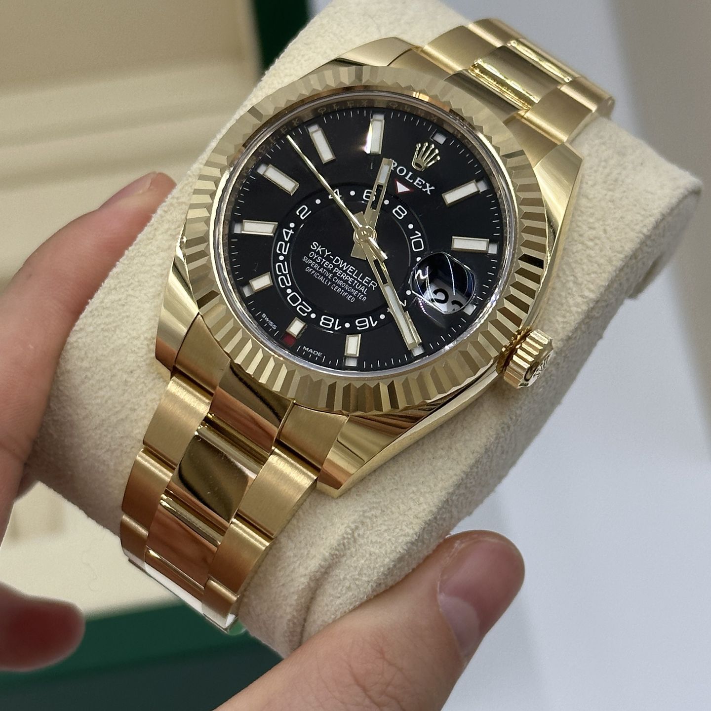 Rolex Sky-Dweller 326938 (Onbekend (willekeurig serienummer)) - Zwart wijzerplaat 42mm Geelgoud (8/8)