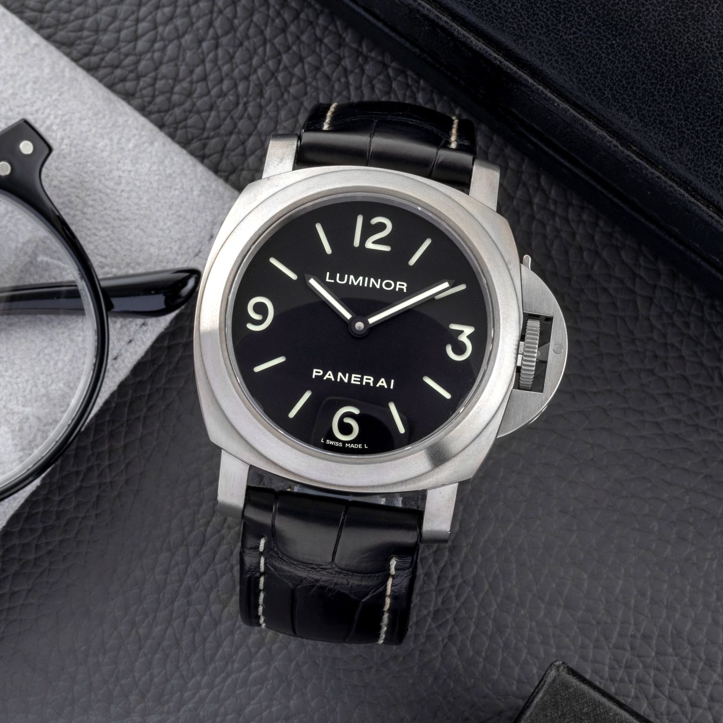 Panerai Luminor Base PAM00176 - (1/8)