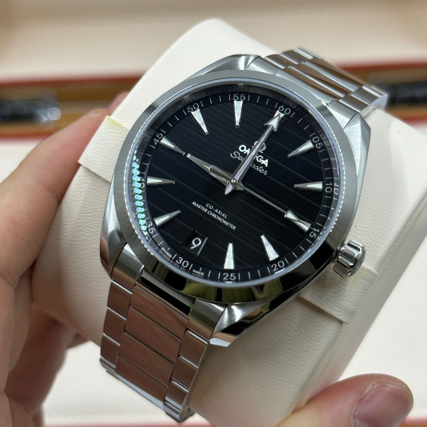 Omega Seamaster Aqua Terra 220.10.41.21.01.001 (2023) - Black dial 41 mm Steel case (7/8)