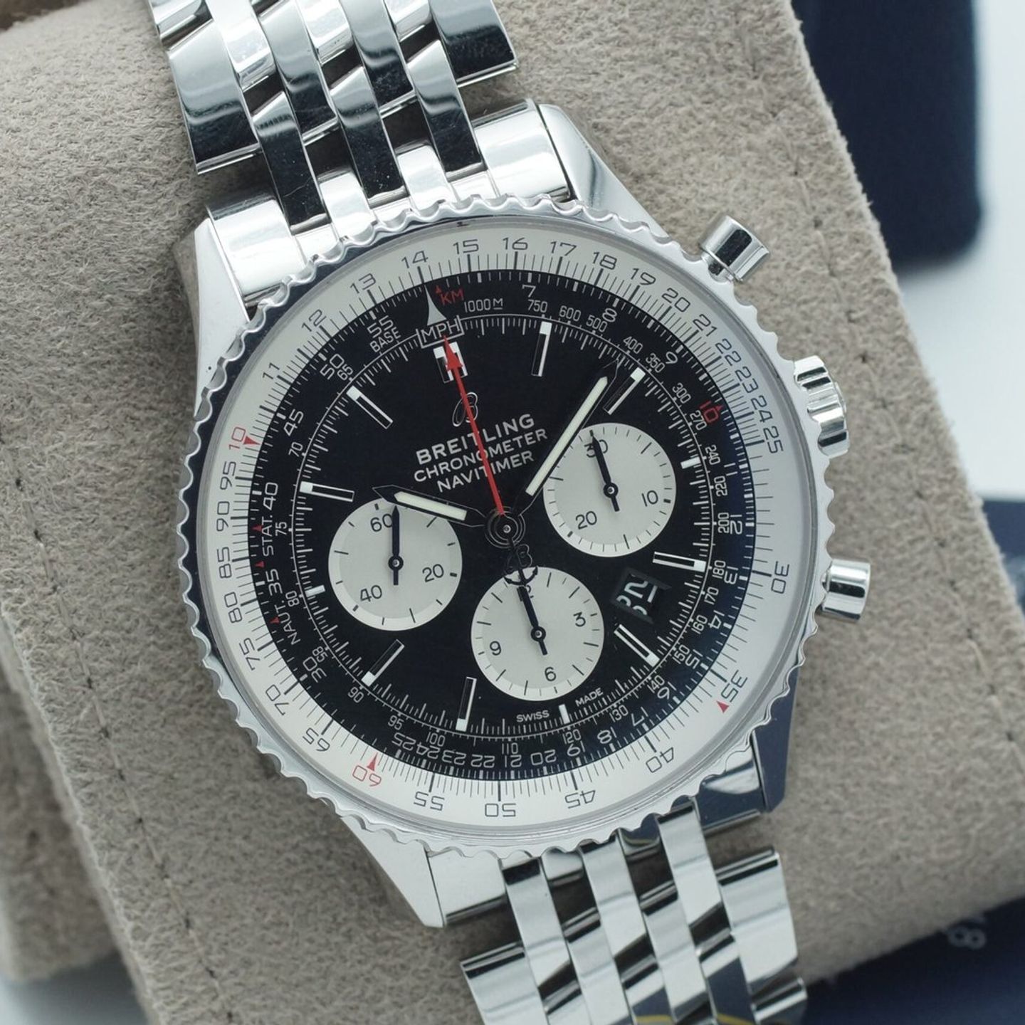 Breitling Navitimer 01 AB0127 - (1/8)