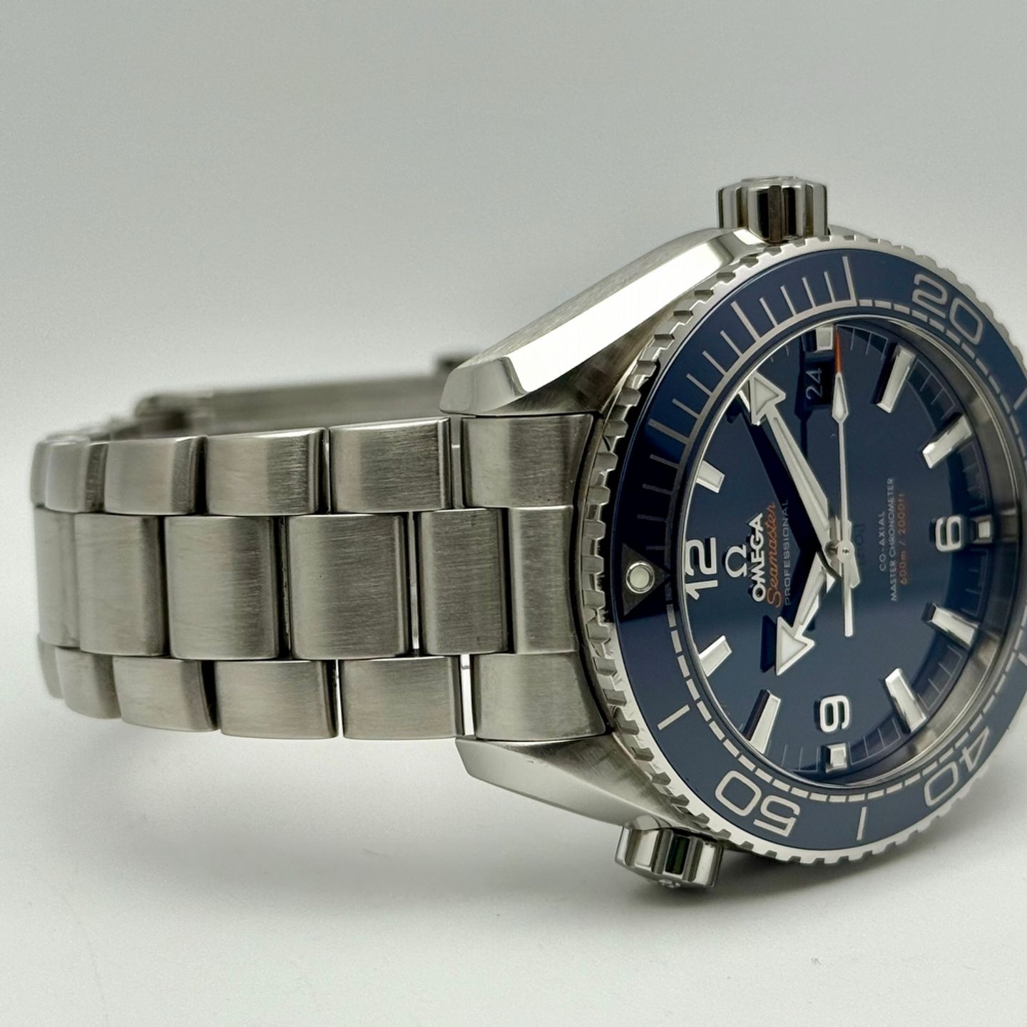 Omega Seamaster Planet Ocean 215.30.44.21.03.001 - (10/30)