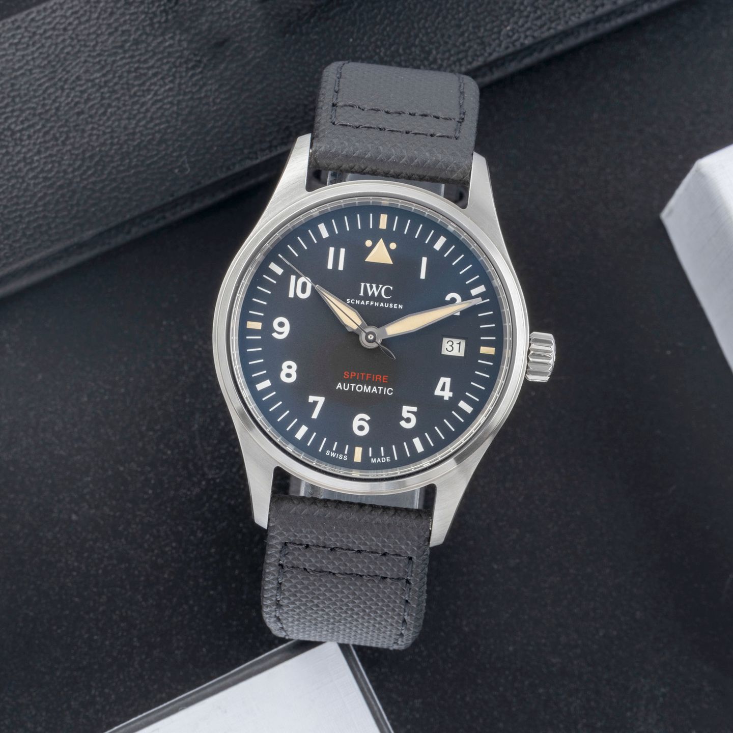 IWC Pilot IW326805 (Unknown (random serial)) - Black dial 39 mm Steel case (1/8)