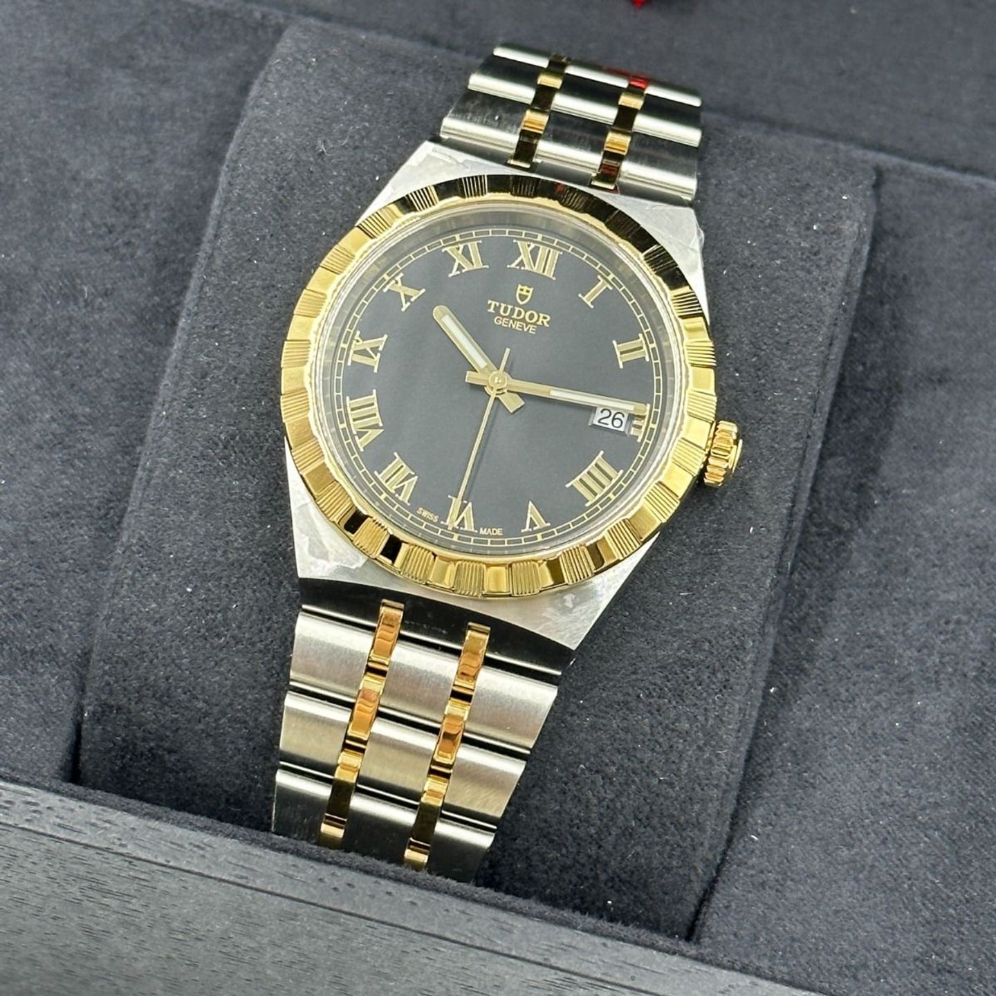 Tudor Royal 28503-0006 (2023) - Black dial 38 mm Steel case (7/8)