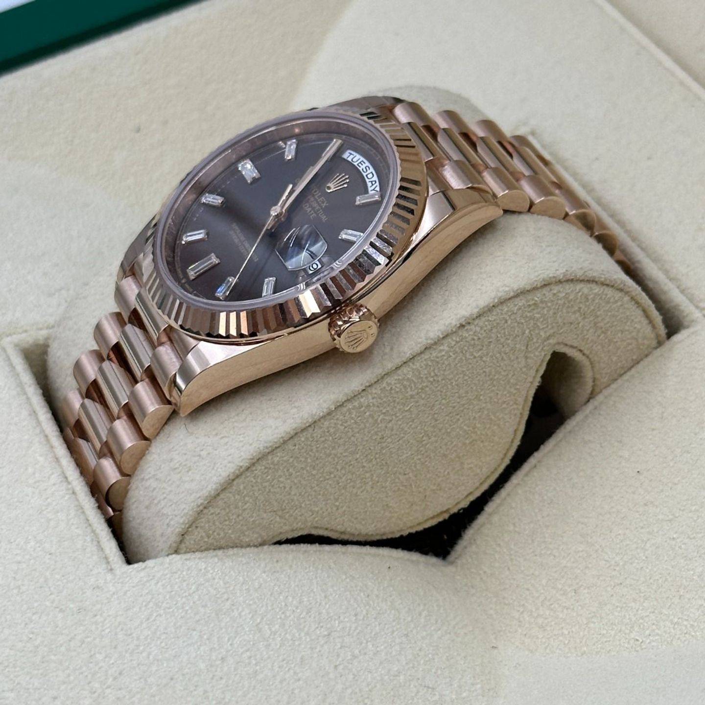 Rolex Day-Date 40 228235 (2024) - Bruin wijzerplaat 40mm Roségoud (5/8)