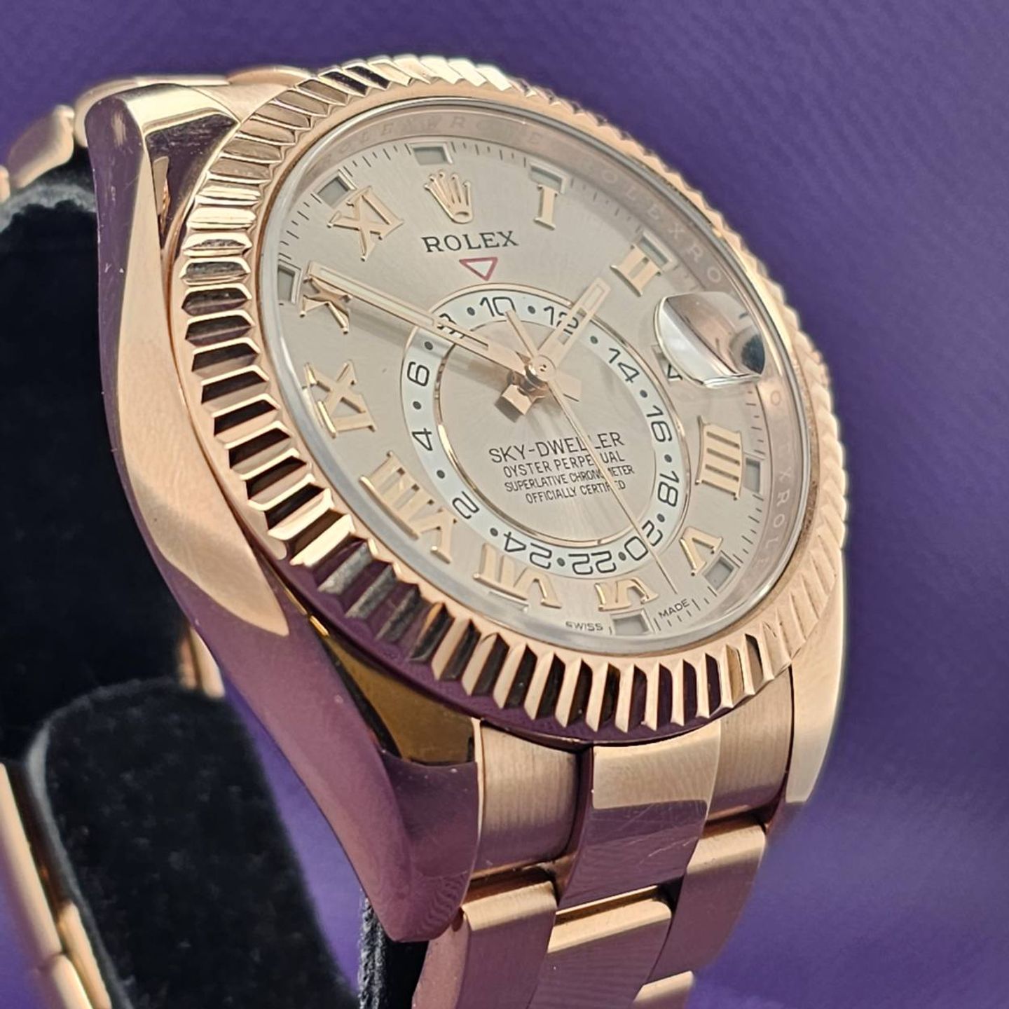 Rolex Sky-Dweller 326935 (2014) - Pink dial 42 mm Rose Gold case (2/5)