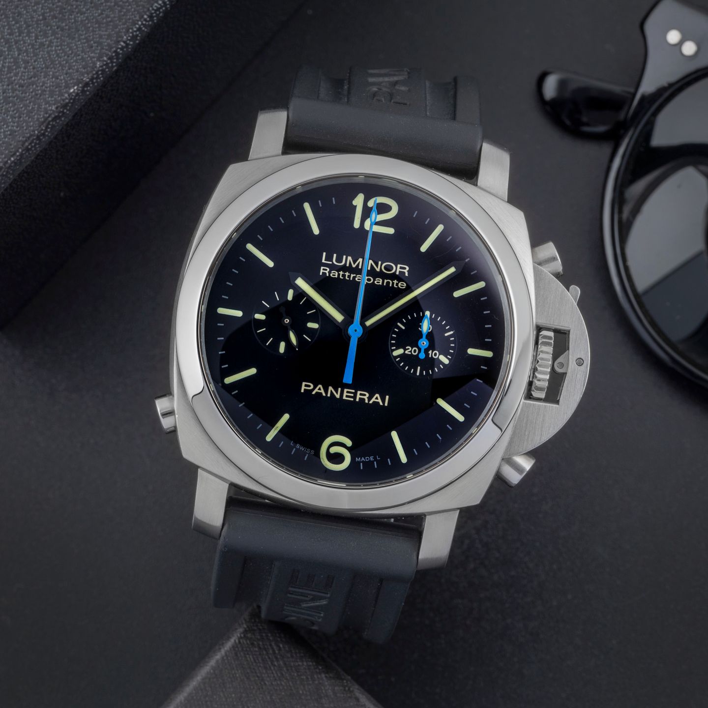 Panerai Special Editions PAM00362 (2010) - Black dial 44 mm Steel case (1/8)