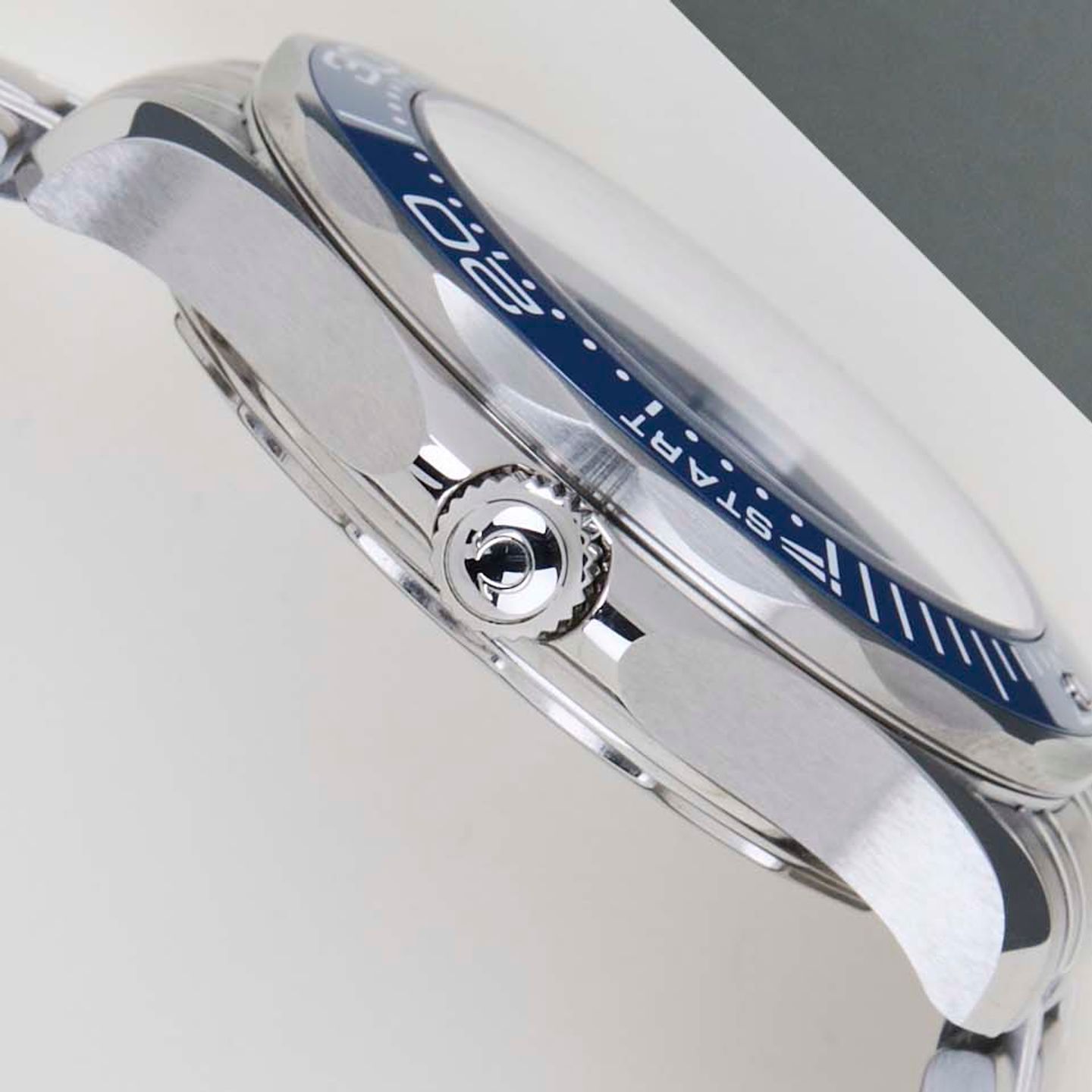 Omega Seamaster Diver 300 M 210.30.42.20.04.002 (2025) - Wit wijzerplaat 42mm Staal (8/8)