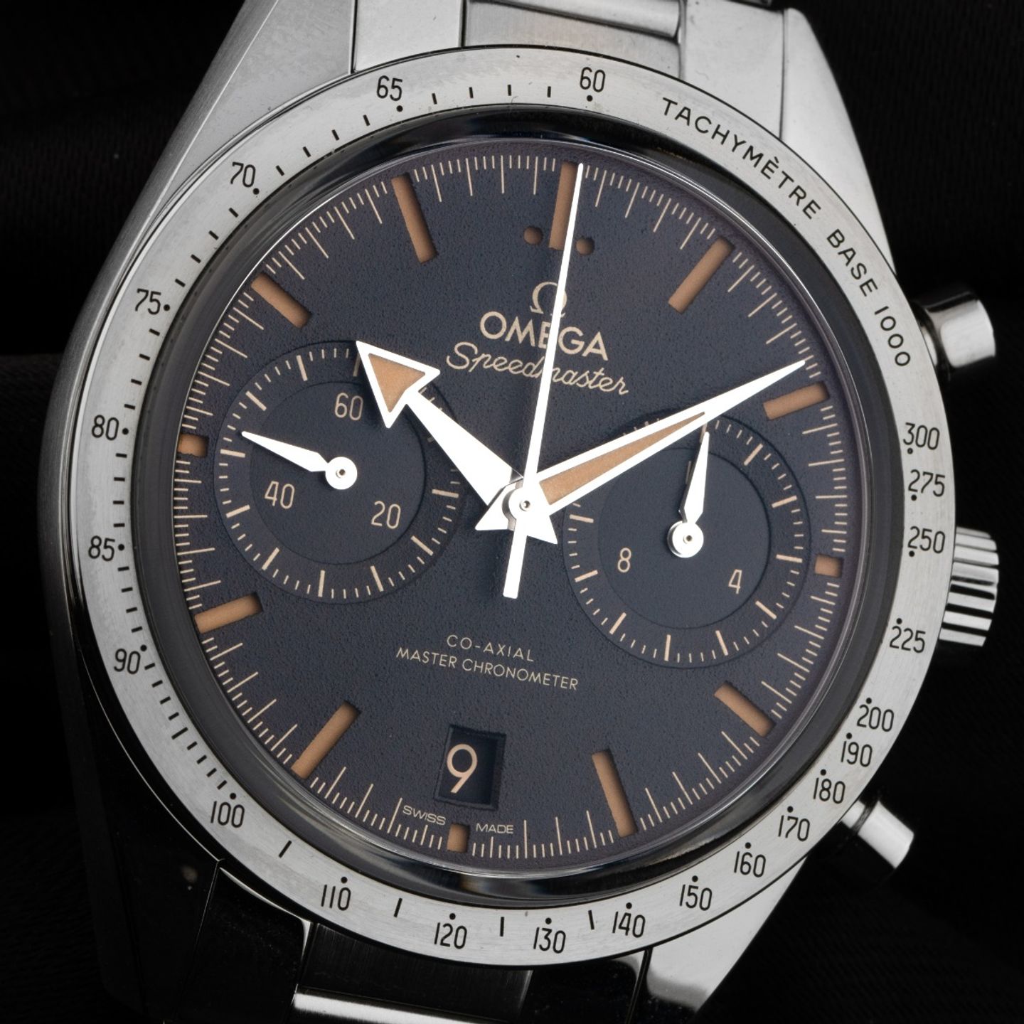 Omega Speedmaster '57 332.10.41.51.01.001 (2025) - Black dial 41 mm Steel case (3/7)