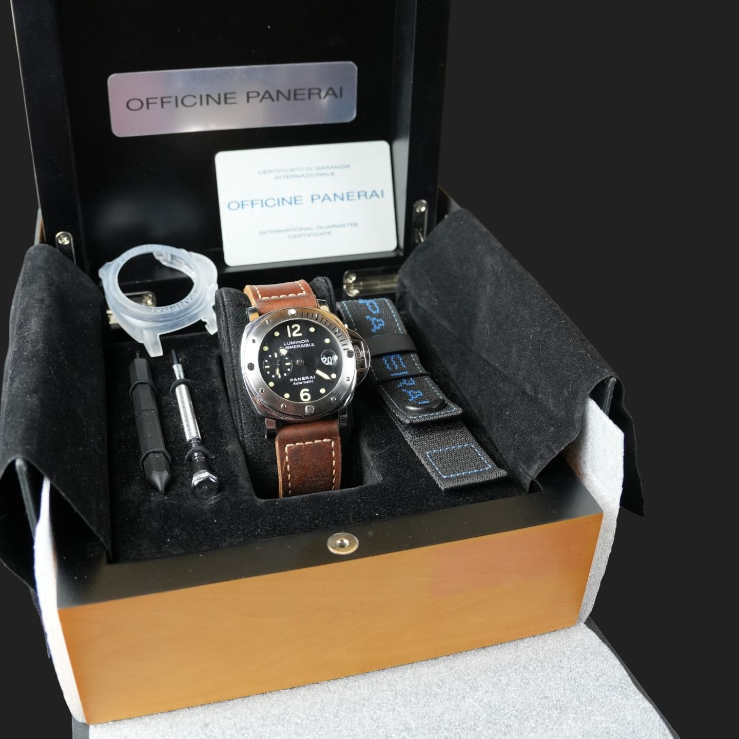 Panerai Luminor Submersible PAM00024 (2017) - Black dial 44 mm Steel case (8/8)