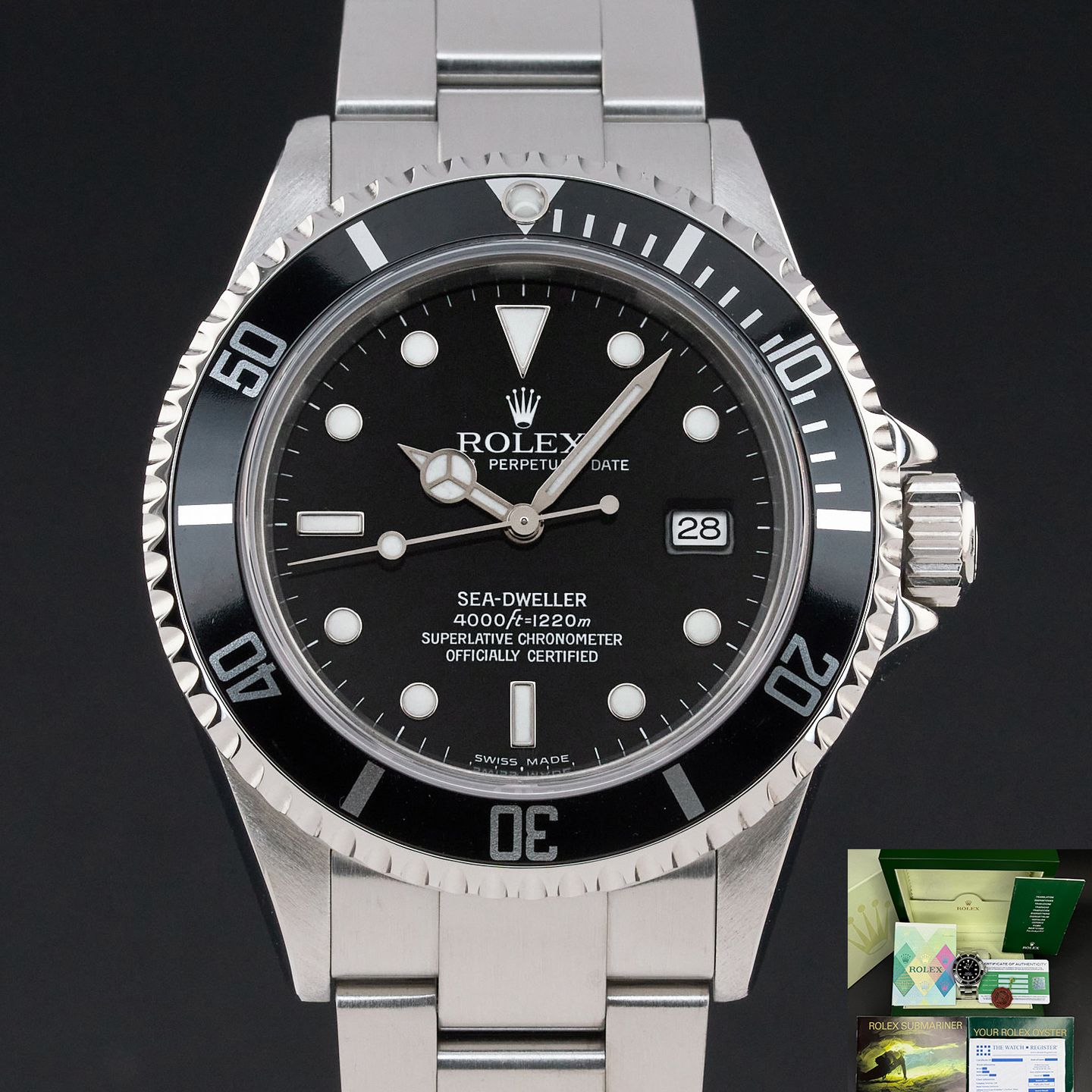 Rolex Sea-Dweller 4000 16600 (2006) - Black dial 40 mm Steel case (1/8)