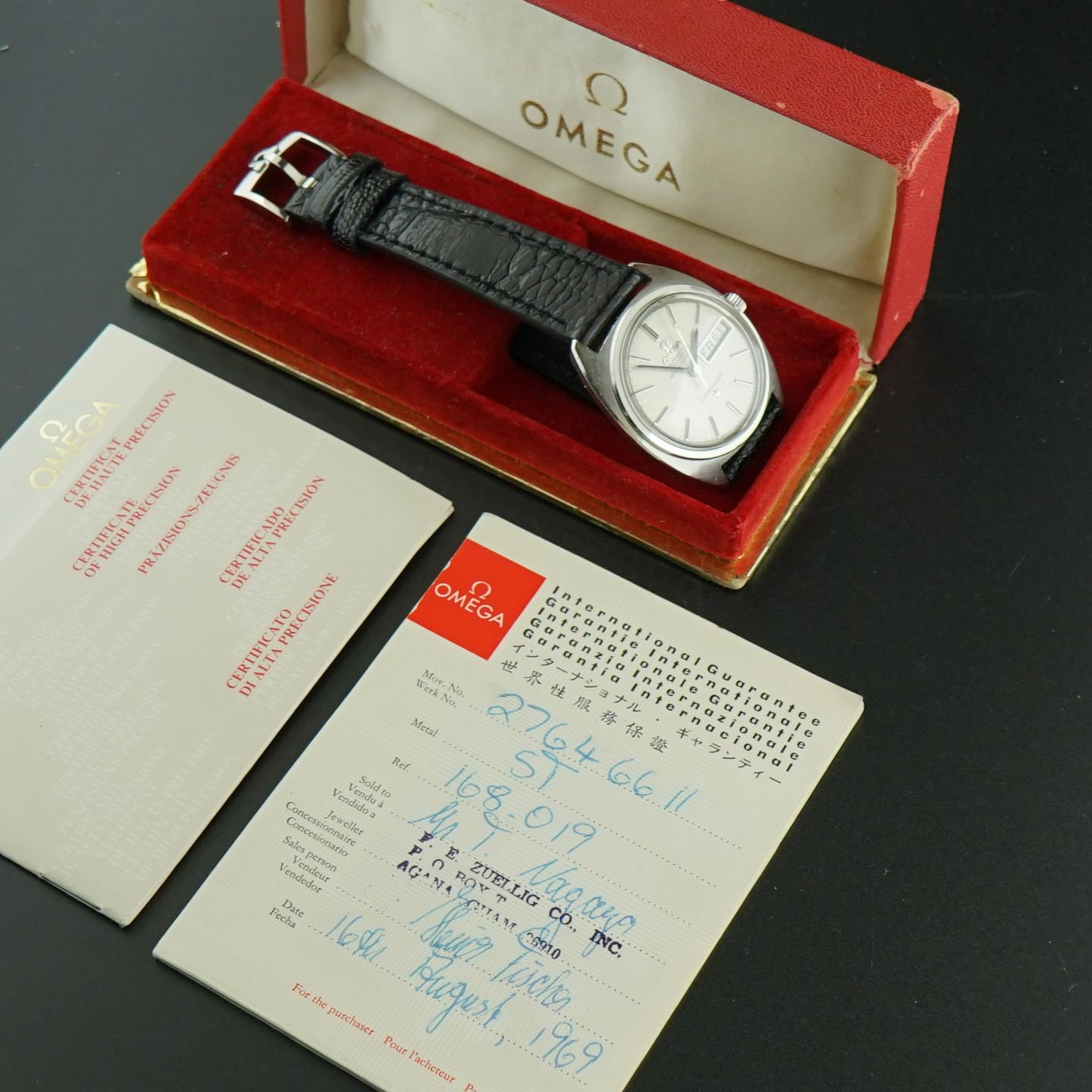 Omega Constellation 168.019 (1968) - Silver dial 35 mm Steel case (3/8)