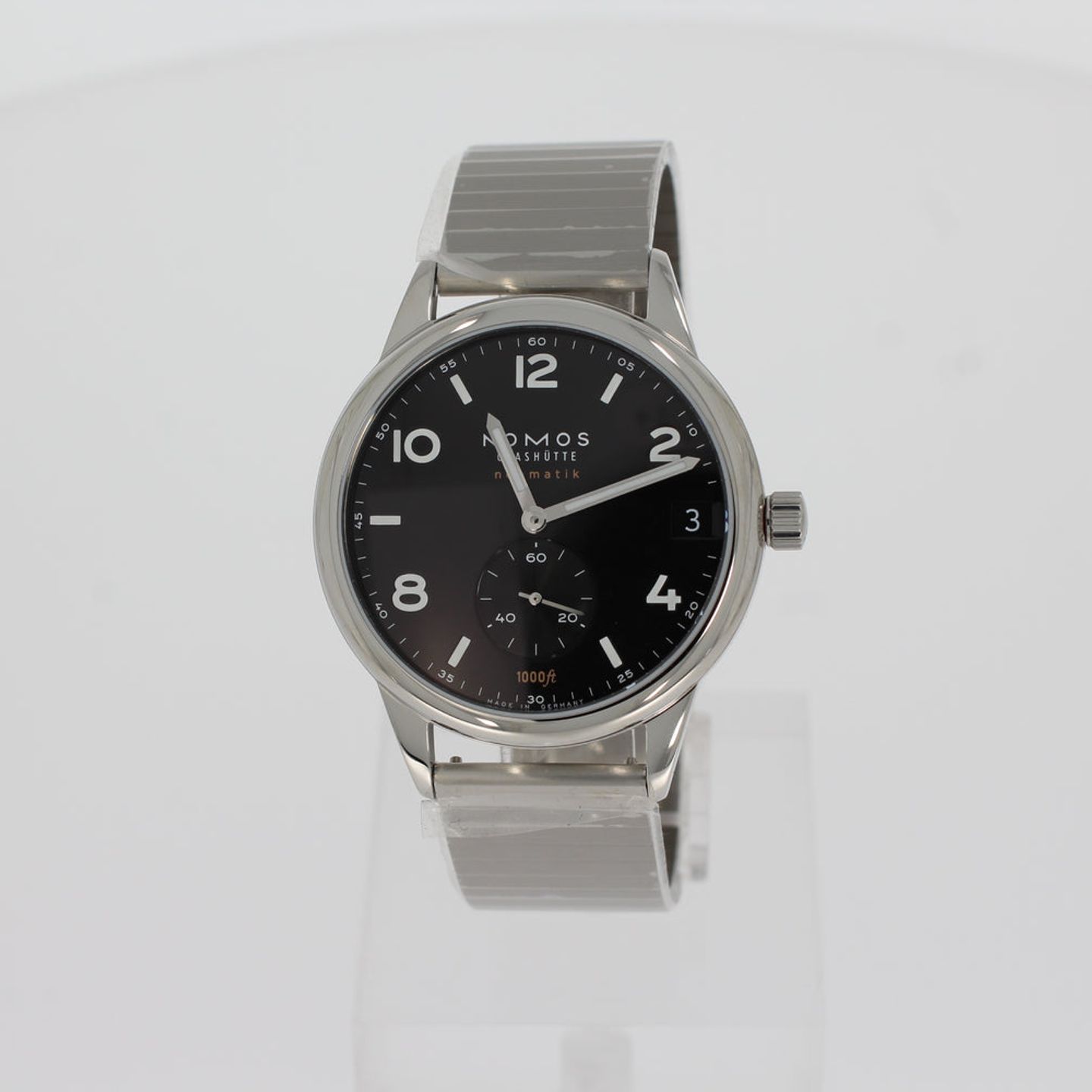NOMOS Club Neomatik 781 (2026) - Black dial 42 mm Steel case (1/4)