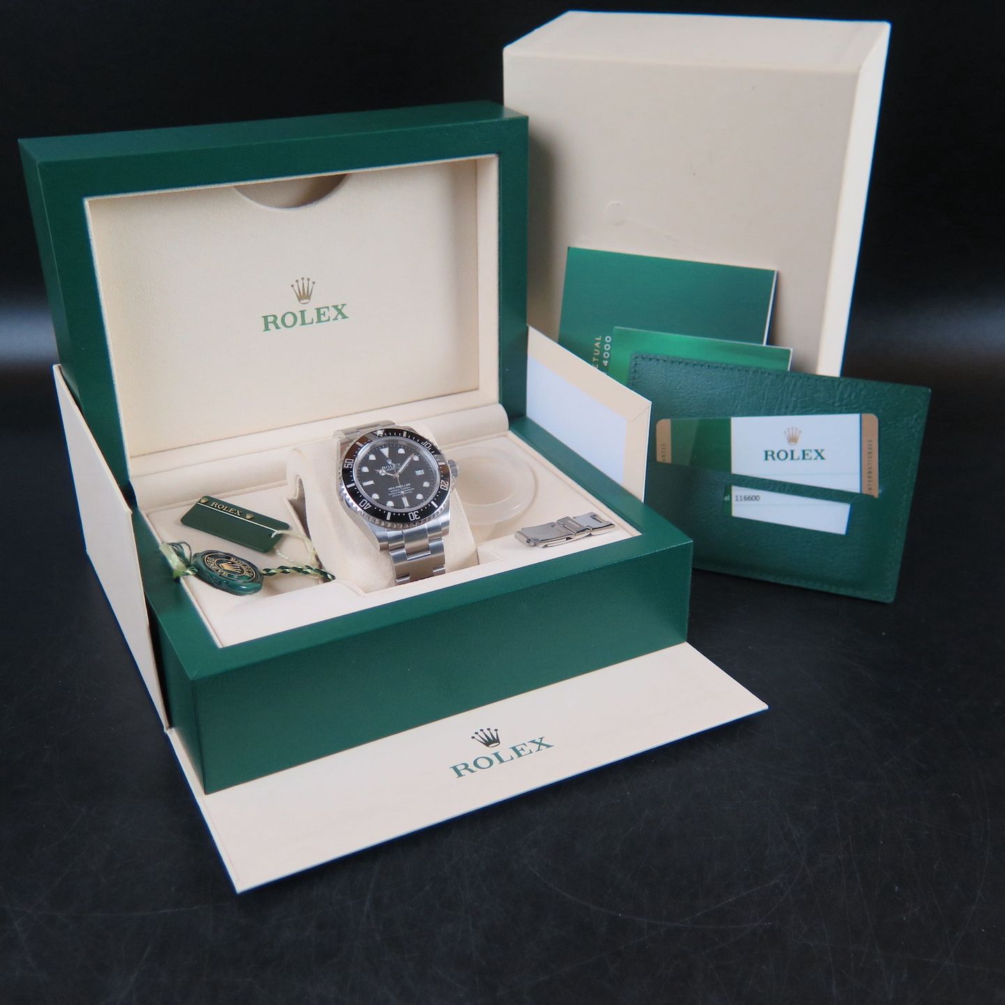 Rolex Sea-Dweller 4000 116600 (2015) - Black dial 40 mm Steel case (4/4)