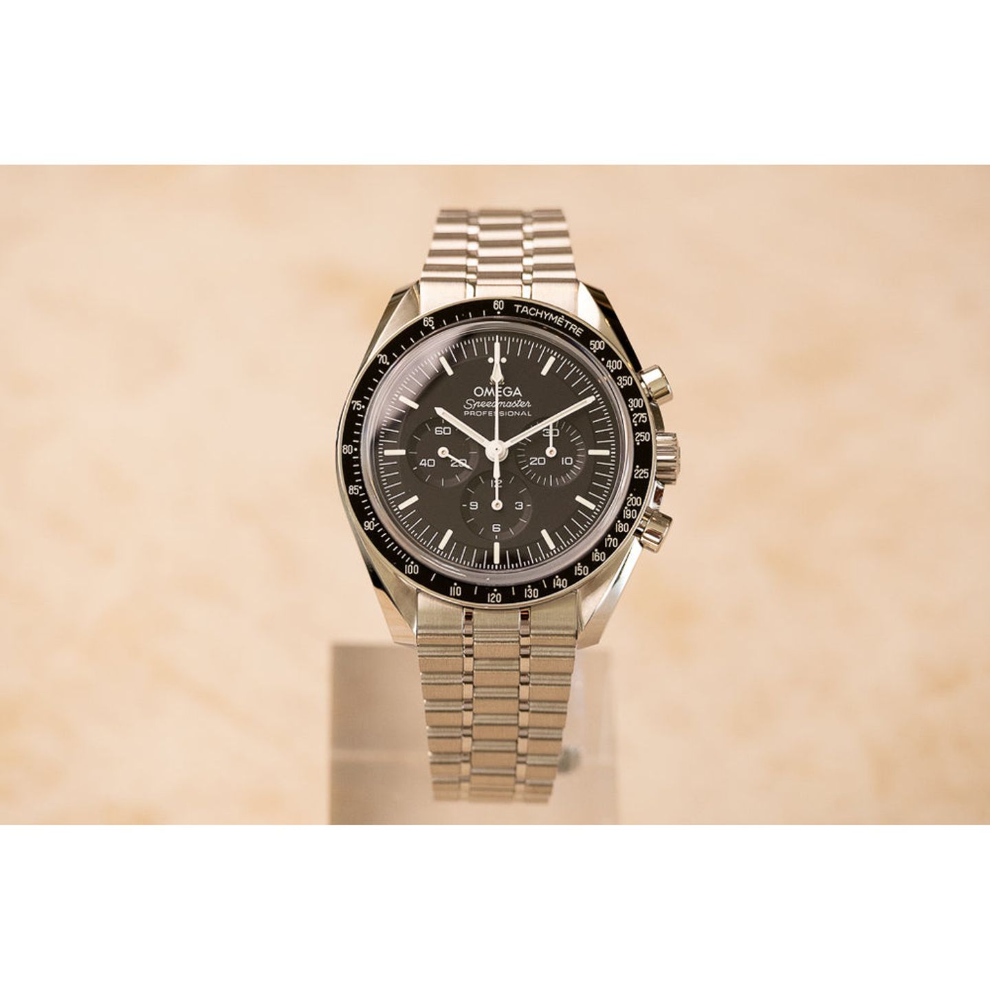 Omega Speedmaster Professional Moonwatch 310.30.42.50.01.002 (2026) - Zwart wijzerplaat 42mm Staal (2/6)