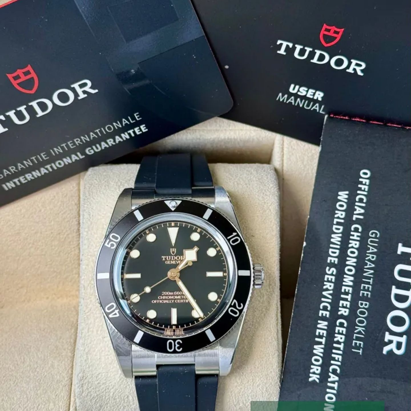 Tudor Black Bay 54 79000N (2025) - Black dial 37 mm Steel case (7/7)