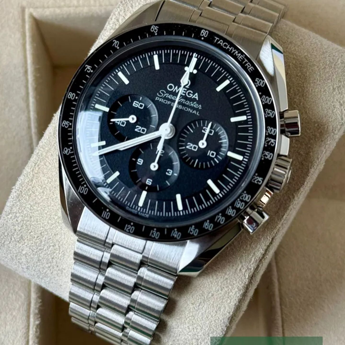 Omega Speedmaster Professional Moonwatch 310.30.42.50.01.001 (2026) - Zwart wijzerplaat 42mm Staal (3/7)