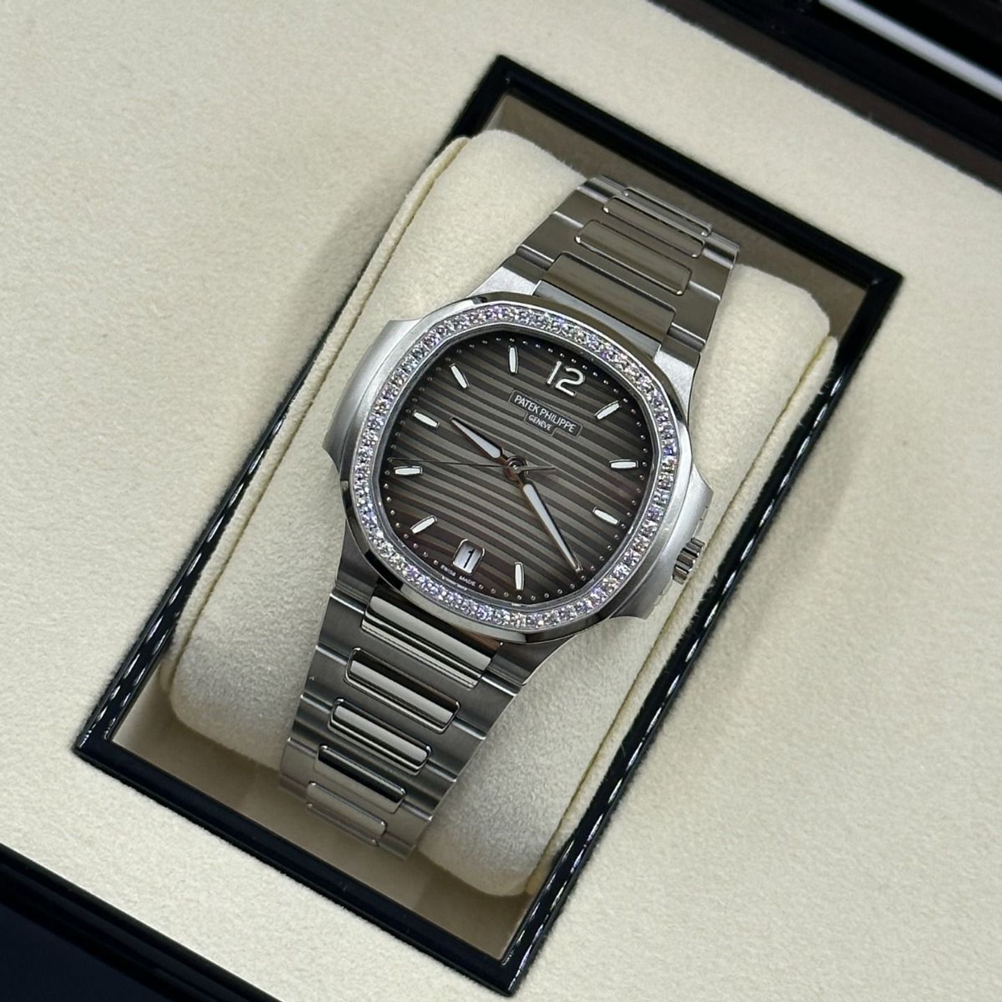 Patek Philippe Nautilus 7118/1200A-011 (2024) - Grijs wijzerplaat 35mm Staal (8/8)