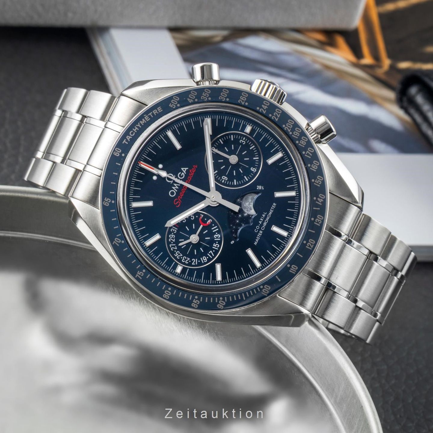 Omega Speedmaster Moonphase 304.33.44.52.03.001 (Onbekend (willekeurig serienummer)) - Blauw wijzerplaat 44mm Staal (2/8)