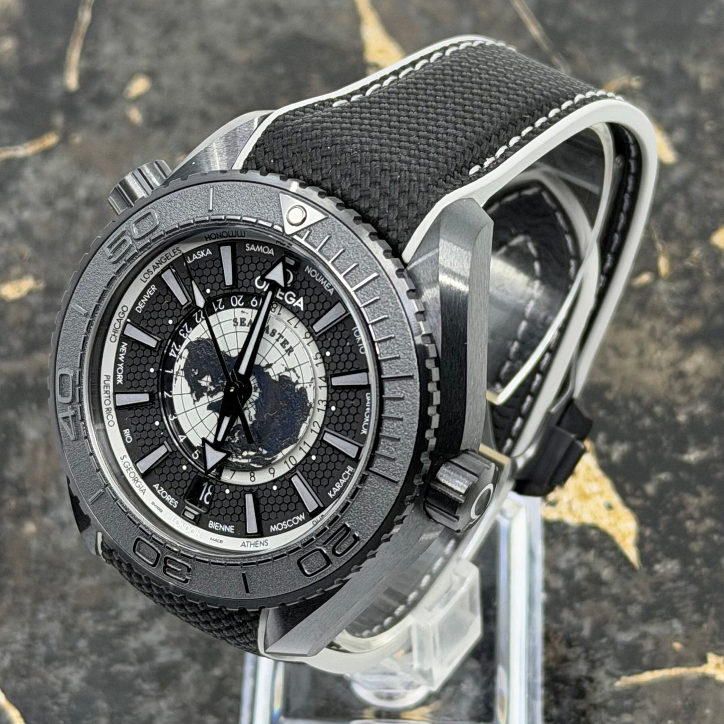 Omega Seamaster Planet Ocean 215.92.46.22.01.007 (2026) - Black dial 46 mm Ceramic case (4/8)