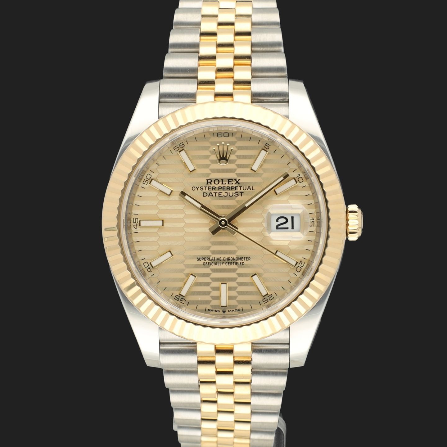 Rolex Datejust 41 126333 (2022) - Champagne dial 41 mm Gold/Steel case (2/8)