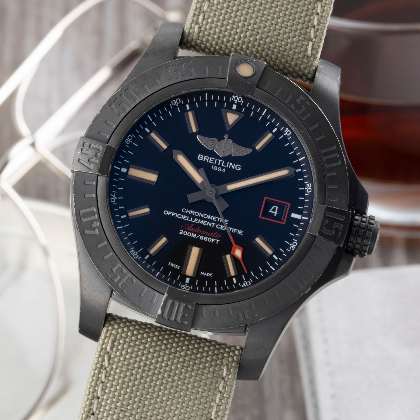 Breitling Avenger Blackbird 44 V1731110/BD74 (Unknown (random serial)) - Black dial 44 mm Titanium case (3/8)