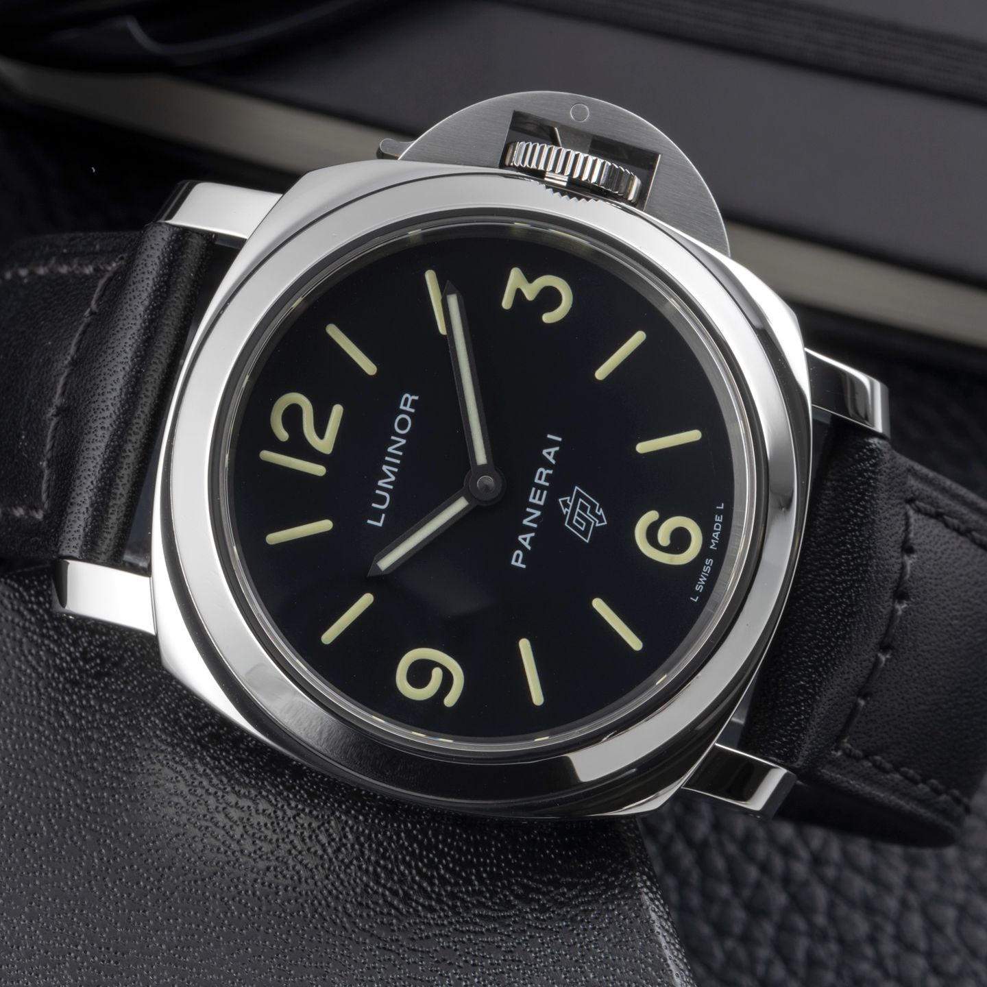 Panerai Luminor Base Logo PAM01000 (Unknown (random serial)) - Black dial 44 mm Steel case (2/8)