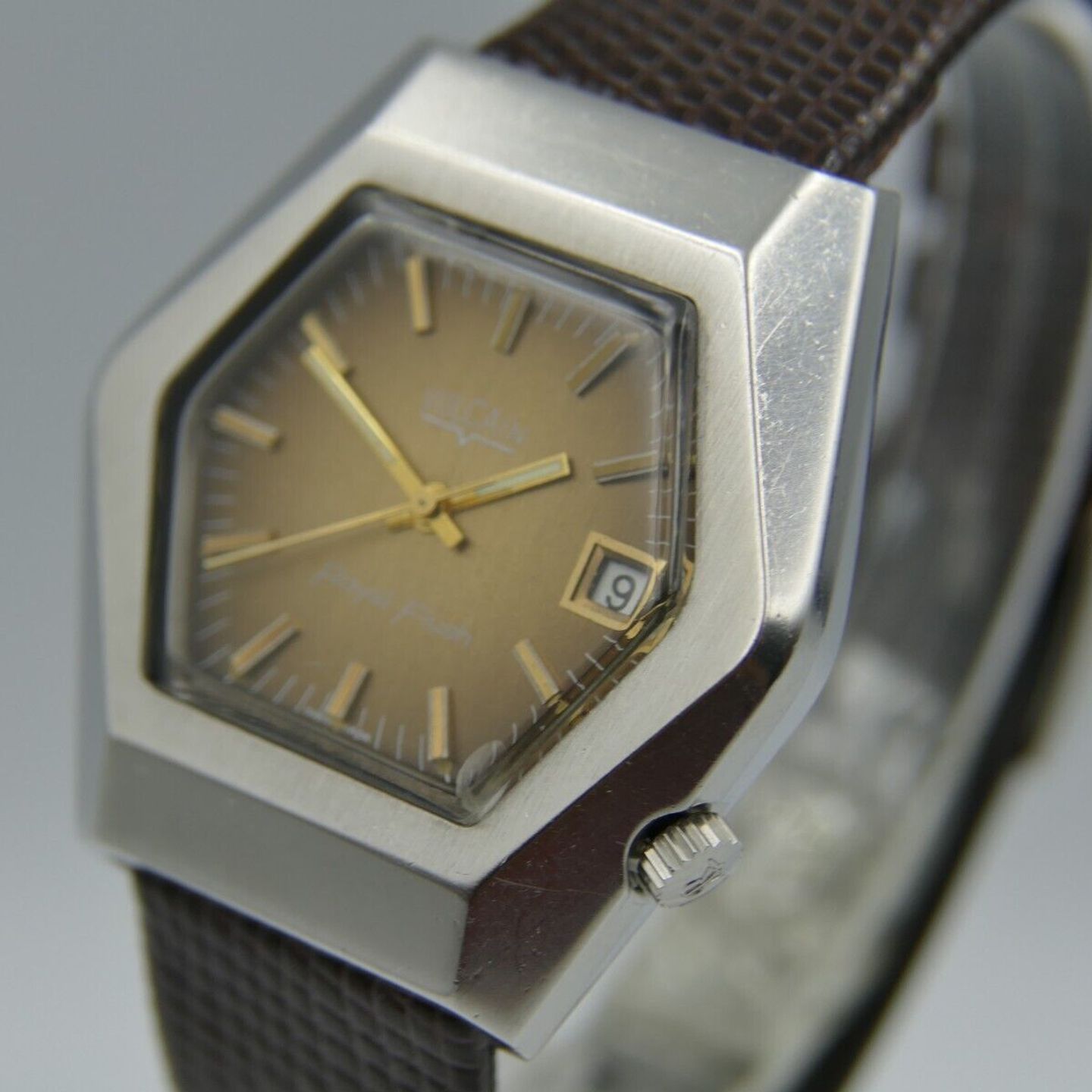 Vulcain Vintage Unknown (Unknown (random serial)) - Brown dial Unknown Unknown case (15/16)