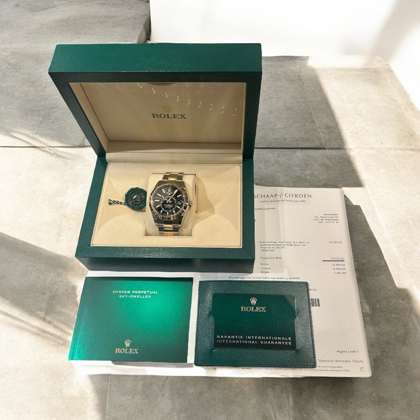 Rolex Sky-Dweller 326933 (2019) - Black dial 42 mm Steel case (8/8)