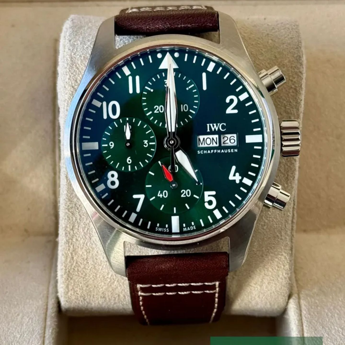 IWC Pilot Chronograph IW388103 (2026) - Groen wijzerplaat 41mm Staal (2/7)
