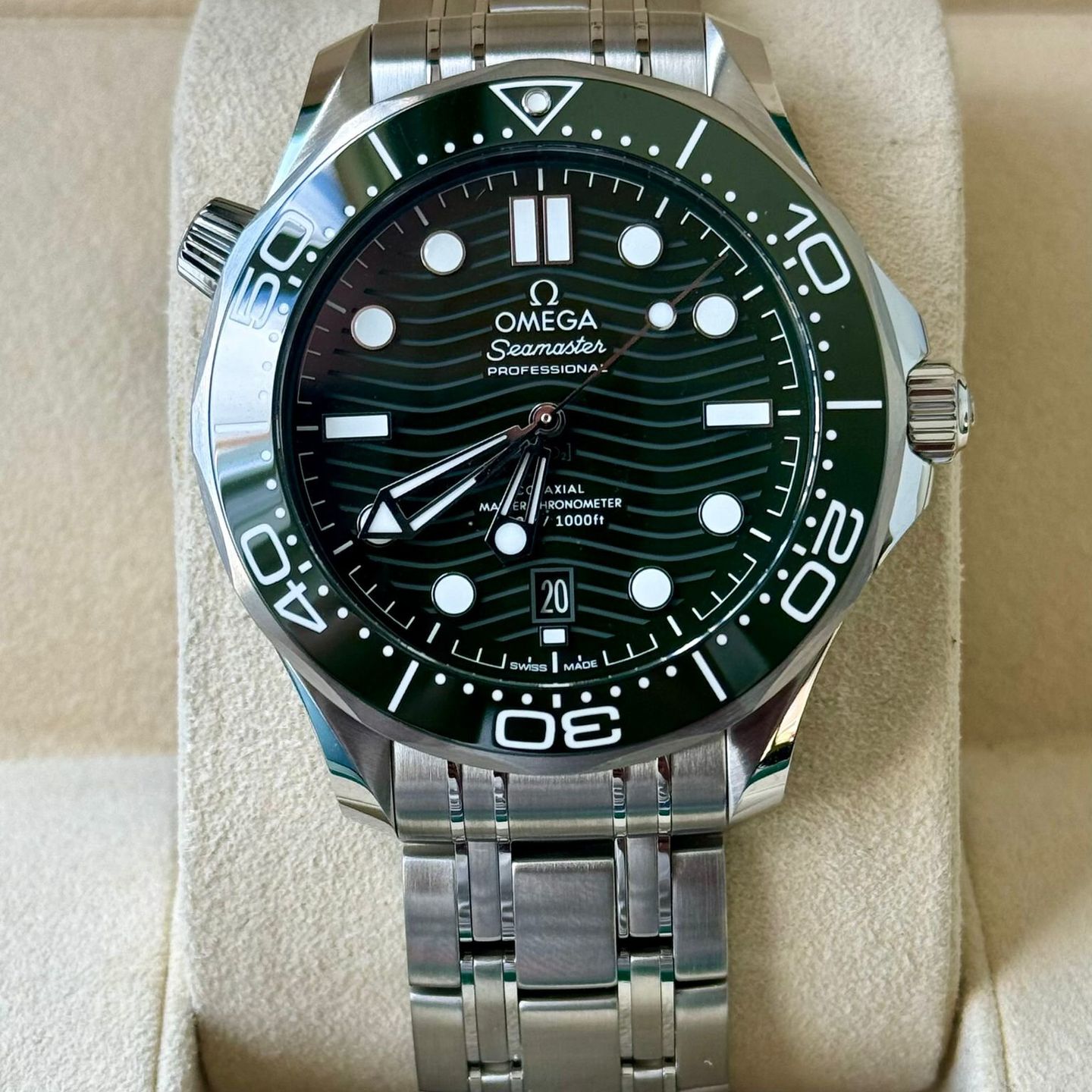 Omega Seamaster Diver 300 M 210.30.42.20.10.001 (2024) - Groen wijzerplaat 42mm Staal (2/7)