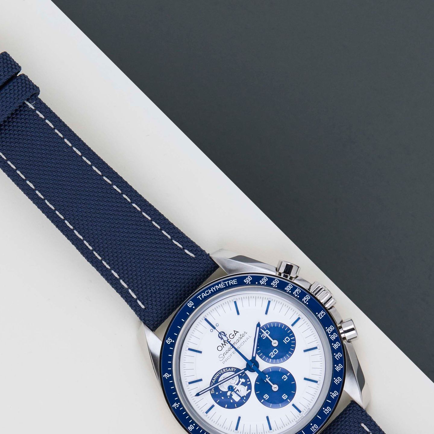 Omega Speedmaster Professional Moonwatch 310.32.42.50.02.001 (2025) - Silver dial 42 mm Steel case (3/8)