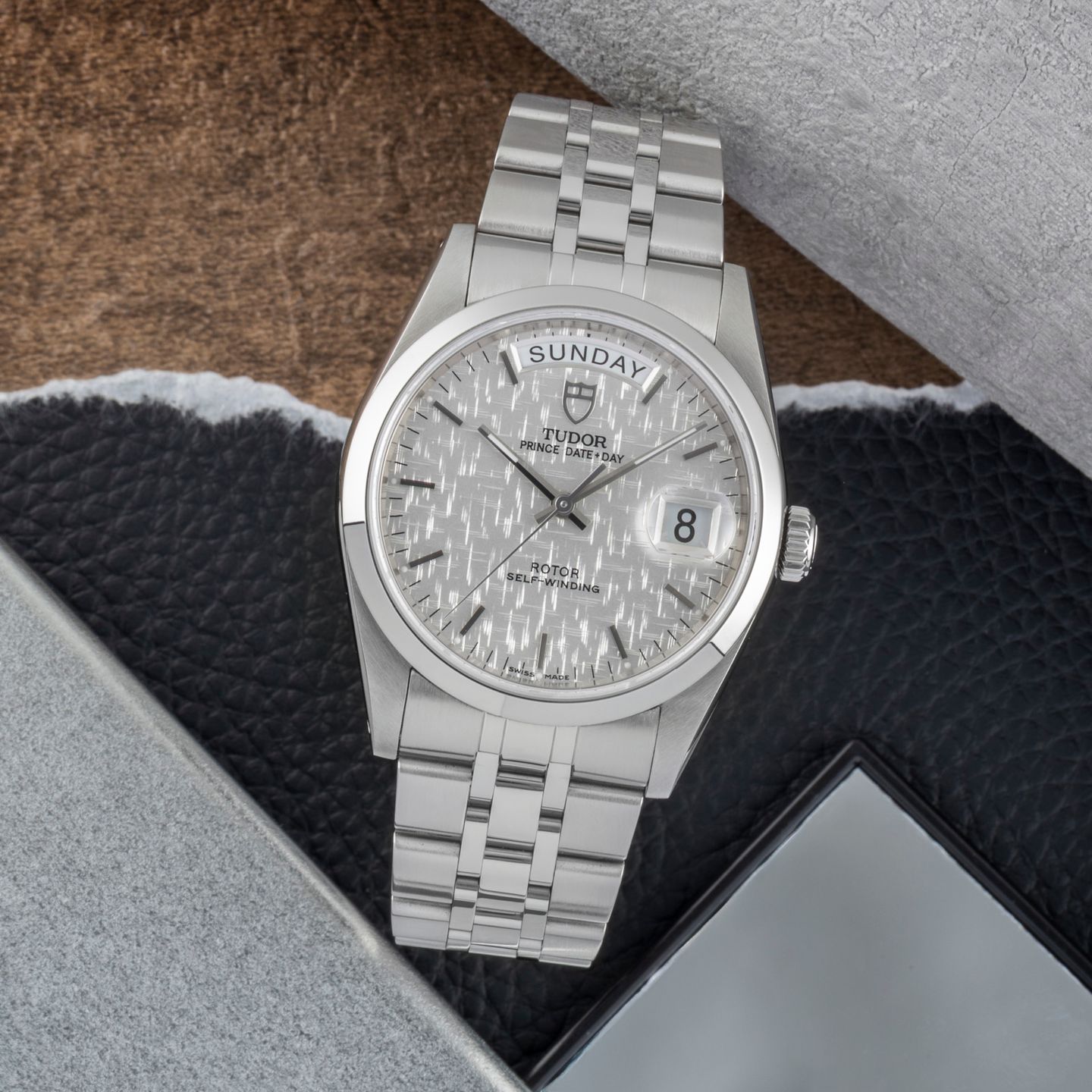 Tudor Prince Date 76200 - (1/8)