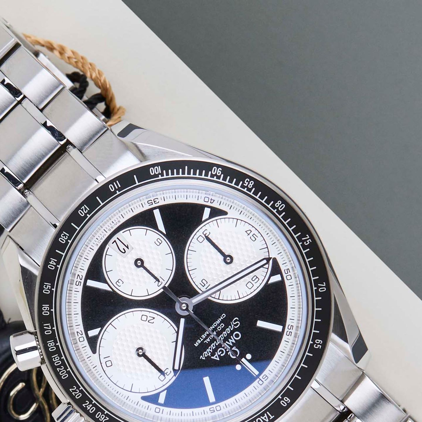 Omega Speedmaster Racing 326.30.40.50.01.002 - (4/8)