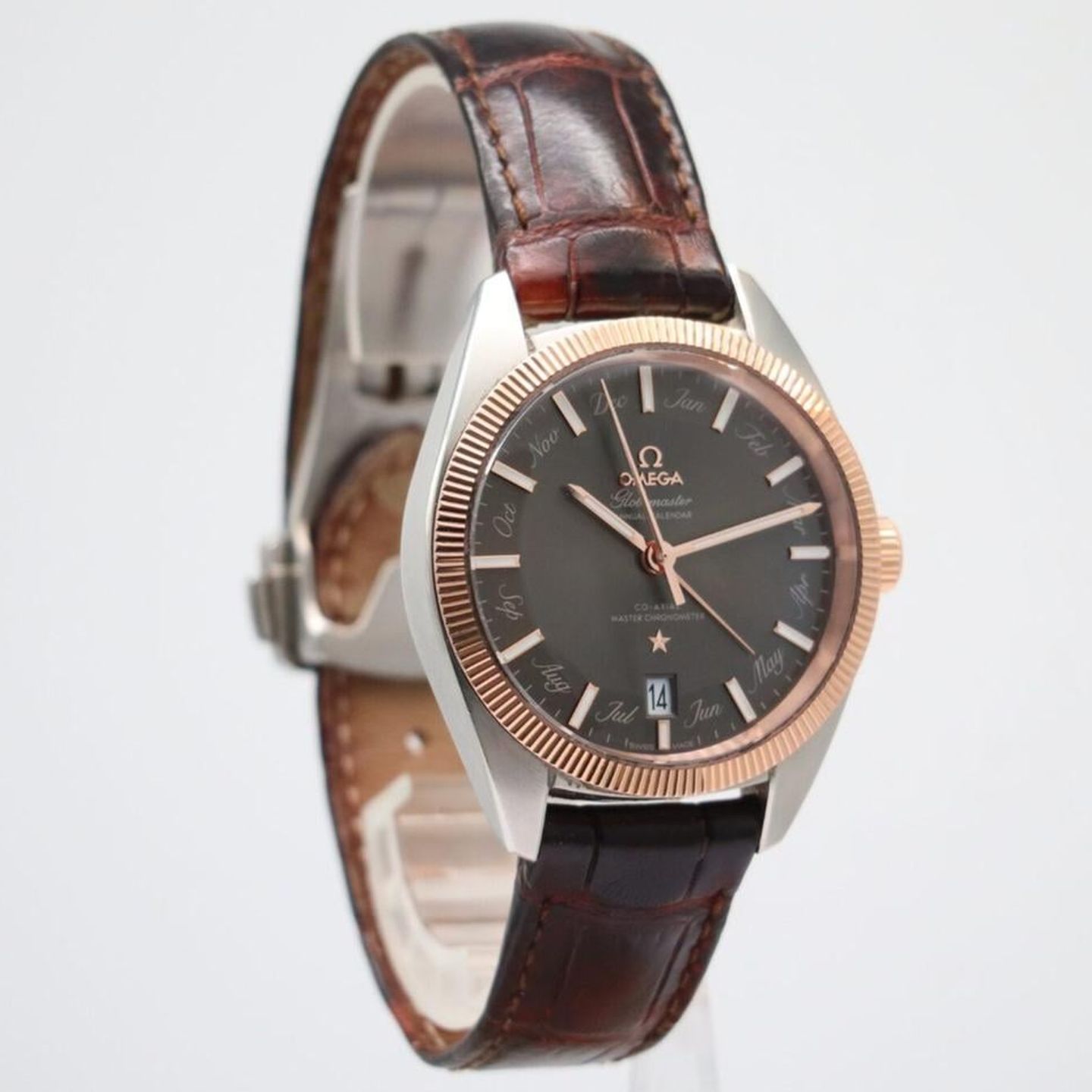 Omega Globemaster 130.53.39.21.02.001 (2026) - Zilver wijzerplaat 39mm Roségoud (1/1)
