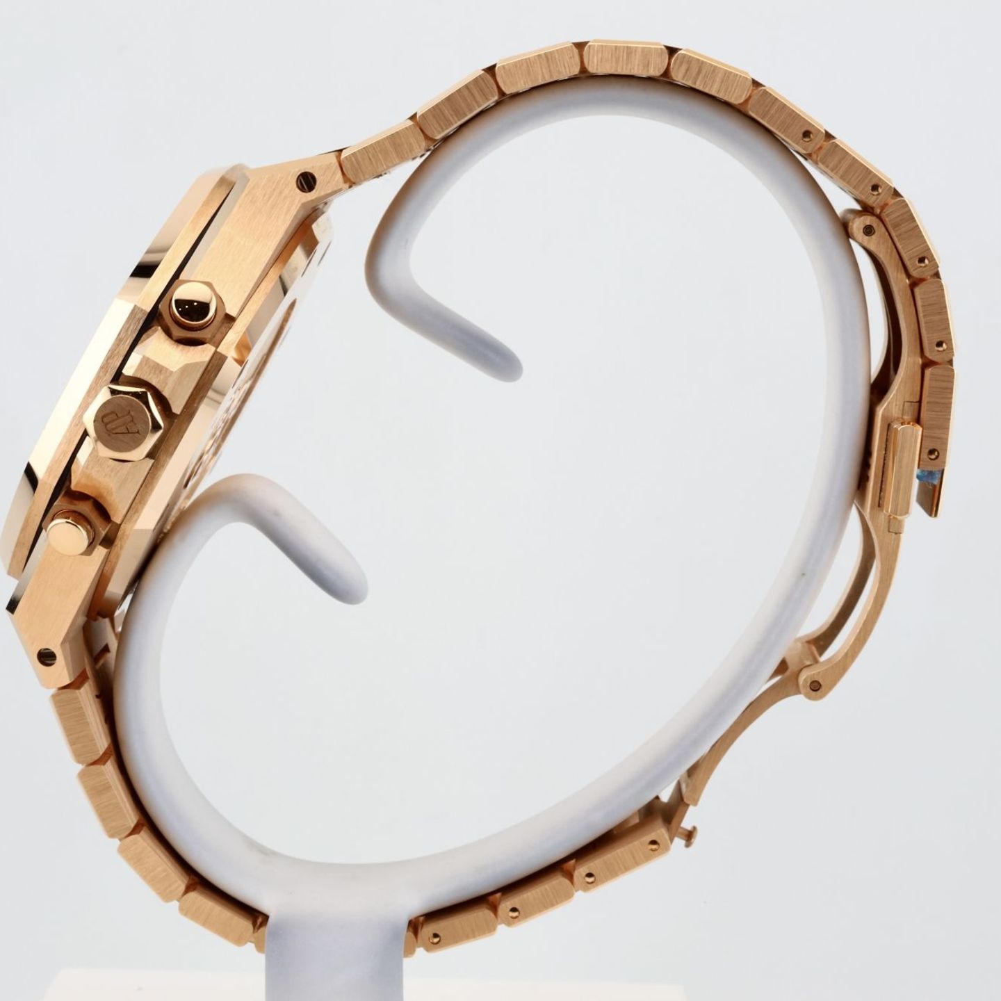 Audemars Piguet Royal Oak Chronograph 26715OR.OO.1356OR.01 (2025) - Blue dial 38 mm Rose Gold case (4/8)